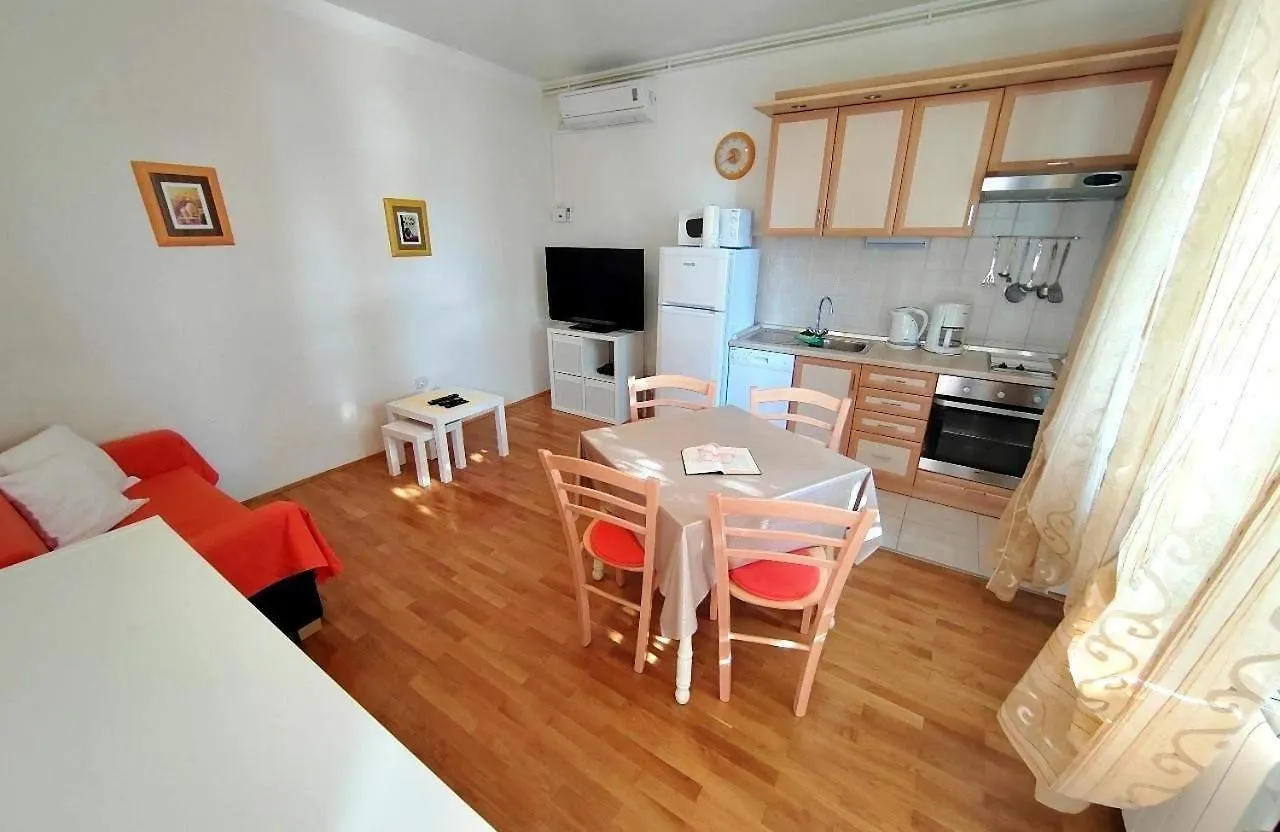 Apartments By The Sea Barbat, Rab - 22424 Rab Town