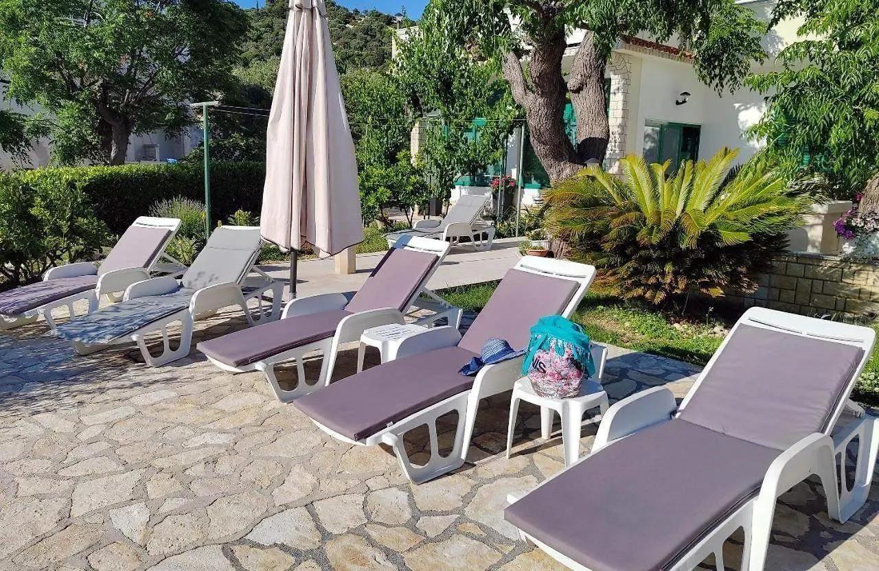 Apartments By The Sea Barbat, Rab - 22424 Rab Town