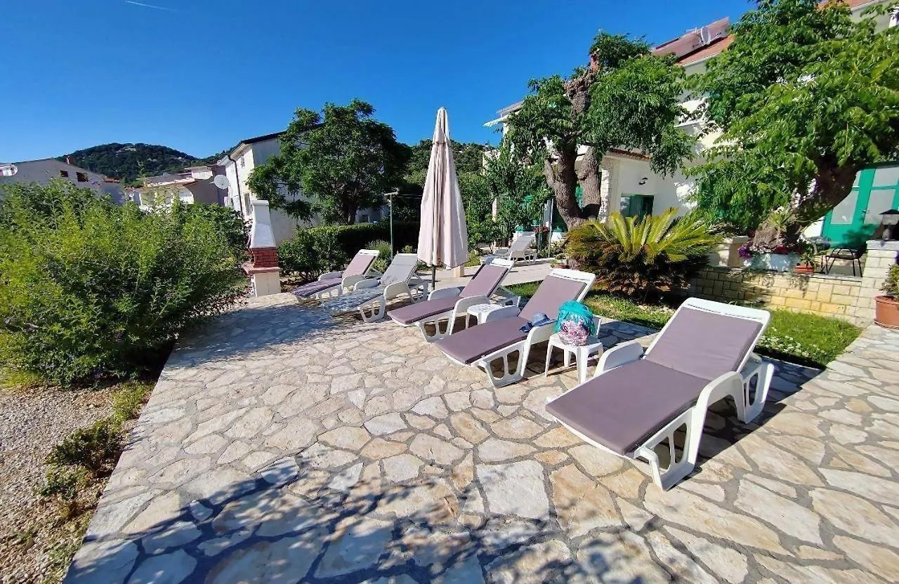 Apartments By The Sea Barbat, Rab - 22424 Rab Town